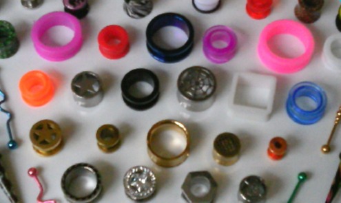 Tunnel Foto und Plug Sortiment Bild - piercen lernen und Piercer werden in der Piercing Ausbildung auf piercen-lernen.de oder piercerfernschule.de I #modsbyben